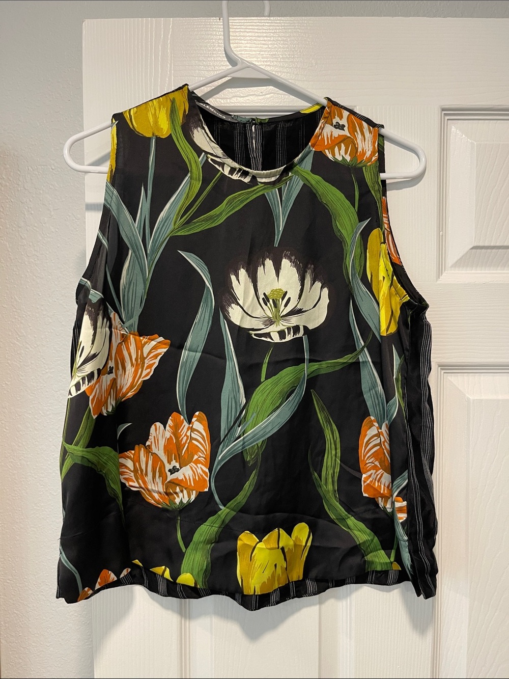 Alembika Black Floral Sleeveless Shell Top - Linen Blend